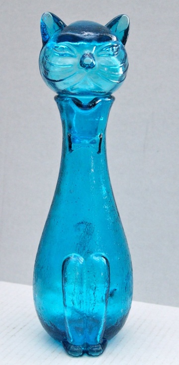 vintage Italian blue glass cat decanter // mid century http://www.pinterest.com/pin/260012578458308597/