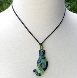 Waxed Cord Green Glass Cat Necklace (Chile) http://www.pinterest.com/pin/108297566009052014/